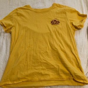 🤩Yellow Hollister T-Shirt🤩